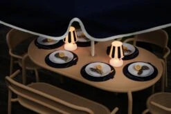 Fatboy Toní Tavolo Pöytä, Sandy Beige 13 Fatboy Toní Tavolo Pöytä, Sandy Beige -EMI Sisustus Kauppa 22 FATBOY Lighting Moodpicture AH WITHOUT MODEL CLOSE 056 C01