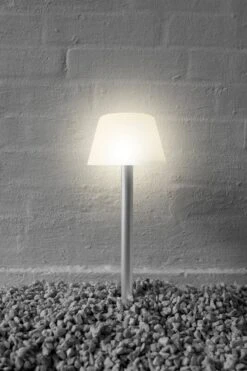 Eva Solo SunLight Pihavalaisin, 37 Cm, Valkoinen 7 Eva Solo SunLight Pihavalaisin, 37 Cm, Valkoinen -EMI Sisustus Kauppa 571372 Sunlight garden spike miljoe aRGB High
