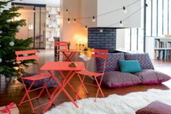 Fermob Bistro Metal Tuoli, 2 Kpl, Poppy 13 Fermob Bistro Metal Tuoli, 2 Kpl, Poppy -EMI Sisustus Kauppa BISTRO ENVIE D AILLEURS CAPUCINE INDOOR2018 VISUEL2018 CLAIRE CURT