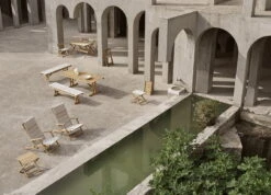 Carl Hansen & Søn BM5868 Sivupöytä, Tiikki -EMI Sisustus Kauppa BM1771 teak BM1871 teak cushion BM deck chair series