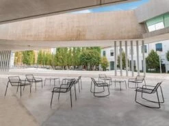 Emu Rio Lepotuoli, Musta -EMI Sisustus Kauppa EMU CtContract2020 Pag16 A RioR50