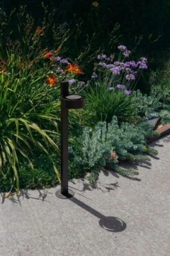 Marset Plaff-On B IP 65 Pylväsvalaisin, Musta -EMI Sisustus Kauppa MARSET HR PLAFF ON BOLLARD WITH AMBIANCE