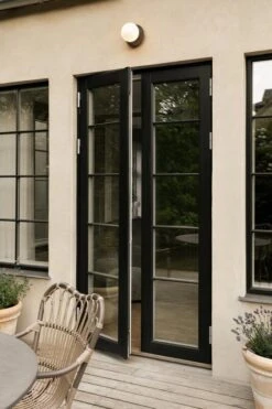 Nuura Liila 1 Outdoor Seinä/kattovalaisin, Tumma Pronssi - Opaali -EMI Sisustus Kauppa NUURA outdoor3024