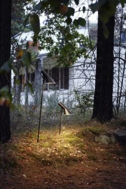 Louis Poulsen AJ Garden Pollarivalaisin, Lyhyt, 3000K, Maapiikki Ilman Liitänt 10 Louis Poulsen AJ Garden Pollarivalaisin, Lyhyt, 3000K, Maapiikki Ilman Liitänt -EMI Sisustus Kauppa SS23 AJ Garden Short Tall 10008role 1