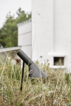 Louis Poulsen AJ Garden Pollarivalaisin, Lyhyt, 3000K, Maapiikki Ilman Liitänt 13 Louis Poulsen AJ Garden Pollarivalaisin, Lyhyt, 3000K, Maapiikki Ilman Liitänt -EMI Sisustus Kauppa SS23 AJ Garden Small from top 10020role 1