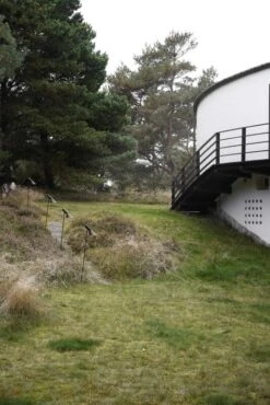 Louis Poulsen AJ Garden Pollarivalaisin, Pitkä, 3000K, Maapiikki Ja Liitäntä -EMI Sisustus Kauppa SS23 AJ Garden Tall 4 10011role 1