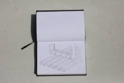 Vaarnii 013 Osa Ulkopöytä, 182 Cm, Mänty 10 Vaarnii 013 Osa Ulkopöytä, 182 Cm, Mänty -EMI Sisustus Kauppa Sketch by Henrik Tjaerby