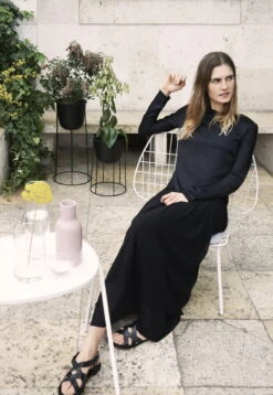 MENU Wire Ruukku, Musta 10 MENU Wire Ruukku, Musta -EMI Sisustus Kauppa WM String Chairs Location 04