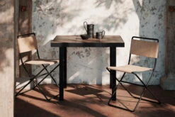 Ferm LIVING Desert Tuoli, Musta - Hiekka 13 Ferm LIVING Desert Tuoli, Musta - Hiekka -EMI Sisustus Kauppa fermLIVING FlodCafeTable DesertDiningChair 2 VS